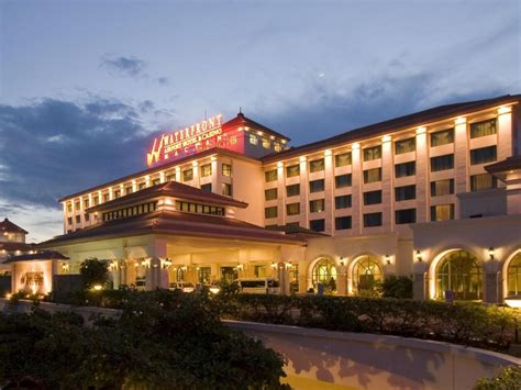Waterfront Airport Hotel and Casino Mactan .